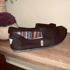 Black Toms Size 9